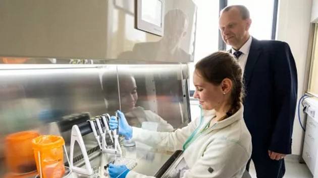 Nová metoda včasné detekce rakoviny slinivky břišní, patentována v Americe (vyvinuta týmem prof. Holčapka z Univerzity Pardubice)